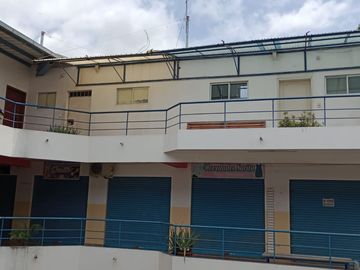 ¡Invierte en el Corazón Comercial de Atacames! 23 Locales y 3 Suites $320.000 negociable