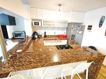 🚨¡SE VENDE MODERNO DEPARTAMENTO DUPLEX EN 1ERA FILA DE 191M2 EN PLAYA CABALLEROS!
