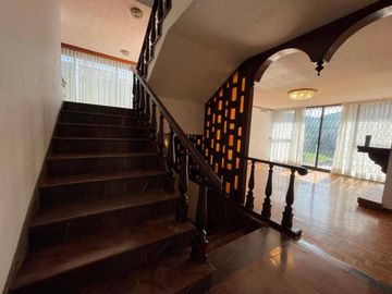 CASA en VENTA Colonia LA PAZ, a una calle de Av. Teziutlán Norte, cerca del Hospital La Paz.  $12,495,000