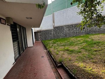CASA en VENTA Colonia LA PAZ, a una calle de Av. Teziutlán Norte, cerca del Hospital La Paz.  $12,495,000
