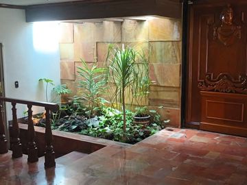 CASA en VENTA Colonia LA PAZ, a una calle de Av. Teziutlán Norte, cerca del Hospital La Paz.  $12,495,000