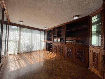 CASA en VENTA Colonia LA PAZ, a una calle de Av. Teziutlán Norte, cerca del Hospital La Paz.  $12,495,000