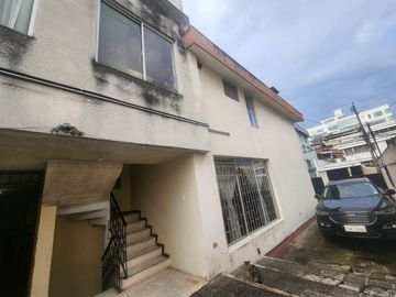Vendo departamento de 2 dorm. Sector La Kennedy, Norte de Quito