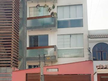 Venta De Hermoso Departamento En Edificio - Santiago De Surco