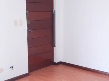 Venta De Hermoso Departamento En Edificio - Santiago De Surco