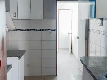 Venta De Hermoso Departamento En Edificio - Santiago De Surco