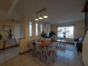 Casa solida en estupendo condominio