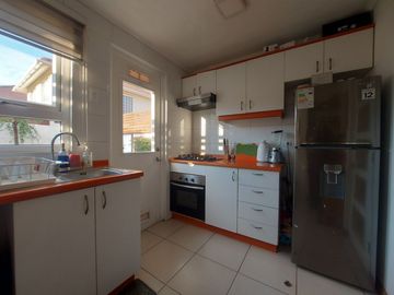 Casa solida en estupendo condominio