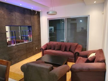 VENTA DE EXCELENTE CASA AMUEBLADA UBICADA A 5 MIN. DE LA ZONA INDUSTRIAL!!!