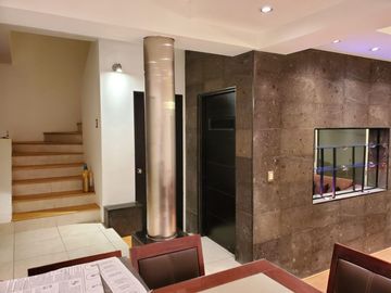 VENTA DE EXCELENTE CASA AMUEBLADA UBICADA A 5 MIN. DE LA ZONA INDUSTRIAL!!!
