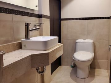 VENTA DE EXCELENTE CASA AMUEBLADA UBICADA A 5 MIN. DE LA ZONA INDUSTRIAL!!!