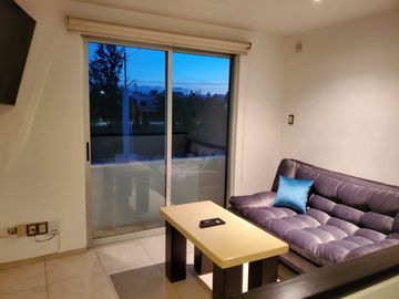 VENTA DE EXCELENTE CASA AMUEBLADA UBICADA A 5 MIN. DE LA ZONA INDUSTRIAL!!!