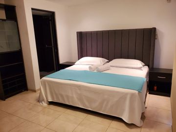 VENTA DE EXCELENTE CASA AMUEBLADA UBICADA A 5 MIN. DE LA ZONA INDUSTRIAL!!!
