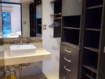 VENTA DE EXCELENTE CASA AMUEBLADA UBICADA A 5 MIN. DE LA ZONA INDUSTRIAL!!!