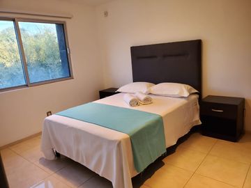 VENTA DE EXCELENTE CASA AMUEBLADA UBICADA A 5 MIN. DE LA ZONA INDUSTRIAL!!!