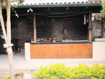 CASA Y AMPLIO TERRENO EN CARMEN DE GUZHO