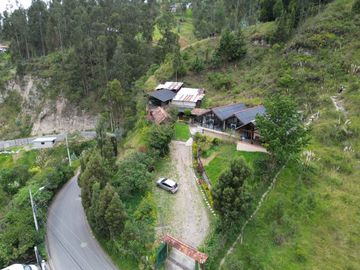 CASA Y AMPLIO TERRENO EN CARMEN DE GUZHO
