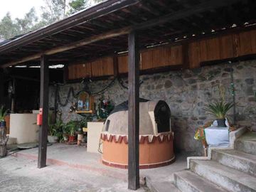 CASA Y AMPLIO TERRENO EN CARMEN DE GUZHO