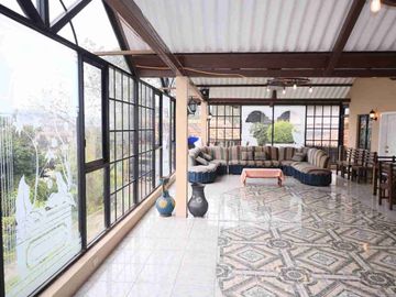 CASA Y AMPLIO TERRENO EN CARMEN DE GUZHO