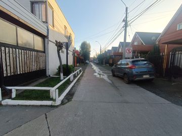SE VENDE CASA ESQUINA VILLA PORTAL CANADÁ LOS ÁNGELES