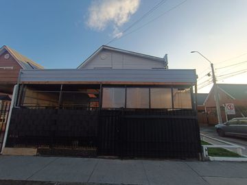 SE VENDE CASA ESQUINA VILLA PORTAL CANADÁ LOS ÁNGELES