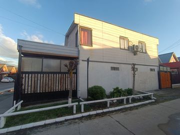 SE VENDE CASA ESQUINA VILLA PORTAL CANADÁ LOS ÁNGELES