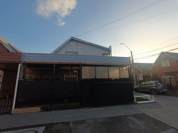 SE VENDE CASA ESQUINA VILLA PORTAL CANADÁ LOS ÁNGELES