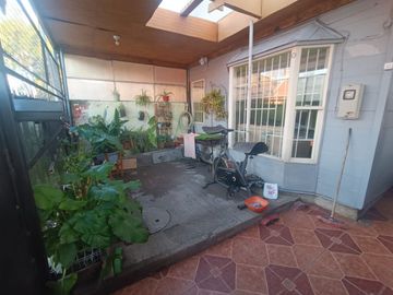 SE VENDE CASA ESQUINA VILLA PORTAL CANADÁ LOS ÁNGELES