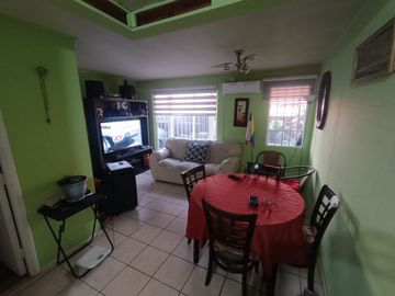 SE VENDE CASA ESQUINA VILLA PORTAL CANADÁ LOS ÁNGELES