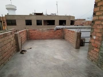CASA DE 3 PISOS  IDEAL PARA ALQUILAR