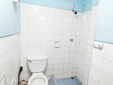 CASA DE 3 PISOS  IDEAL PARA ALQUILAR