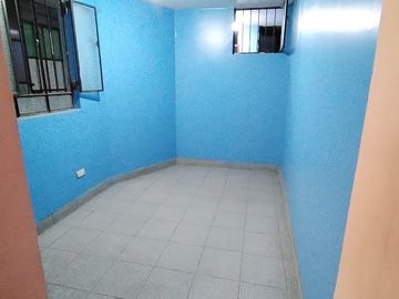 CASA DE 3 PISOS  IDEAL PARA ALQUILAR