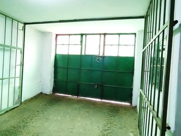 CASA DE 3 PISOS  IDEAL PARA ALQUILAR