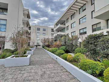 ¡Vive en un exclusivo condominio en Las Perdices, La Reina! 🏡 Departamento de 3 dormitorios, terrazas, piscina, gimnasio y excelente conectividad 🚇