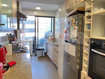 ¡Vive en un exclusivo condominio en Las Perdices, La Reina! 🏡 Departamento de 3 dormitorios, terrazas, piscina, gimnasio y excelente conectividad 🚇