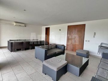 ¡Vive en un exclusivo condominio en Las Perdices, La Reina! 🏡 Departamento de 3 dormitorios, terrazas, piscina, gimnasio y excelente conectividad 🚇
