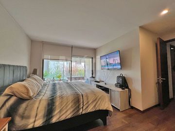 ¡Vive en un exclusivo condominio en Las Perdices, La Reina! 🏡 Departamento de 3 dormitorios, terrazas, piscina, gimnasio y excelente conectividad 🚇
