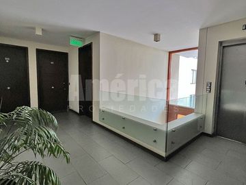¡Vive en un exclusivo condominio en Las Perdices, La Reina! 🏡 Departamento de 3 dormitorios, terrazas, piscina, gimnasio y excelente conectividad 🚇