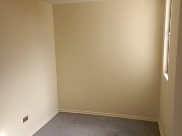 Vendo acogedor y luminoso departamento en Valparaíso, 2 dormitorios 2 baños, 1 esracionamiento UF 2450