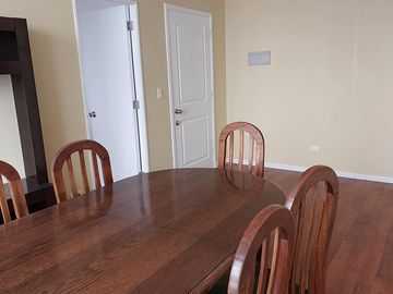 Vendo acogedor y luminoso departamento en Valparaíso, 2 dormitorios 2 baños, 1 esracionamiento UF 2450