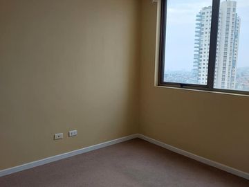Vendo acogedor y luminoso departamento en Valparaíso, 2 dormitorios 2 baños, 1 esracionamiento UF 2450