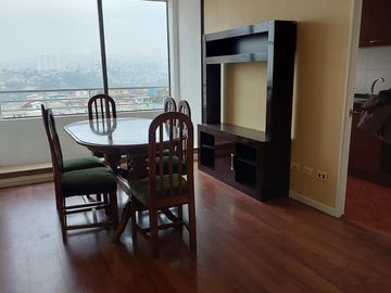 Vendo acogedor y luminoso departamento en Valparaíso, 2 dormitorios 2 baños, 1 esracionamiento UF 2450