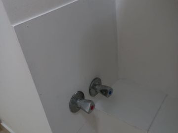 Vendo acogedor y luminoso departamento en Valparaíso, 2 dormitorios 2 baños, 1 esracionamiento UF 2450