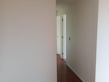 Vendo acogedor y luminoso departamento en Valparaíso, 2 dormitorios 2 baños, 1 esracionamiento UF 2450
