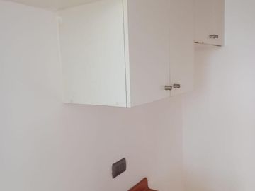 Vendo acogedor y luminoso departamento en Valparaíso, 2 dormitorios 2 baños, 1 esracionamiento UF 2450