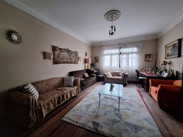 Venta de Casa Antigua cómo Terreno en Barranco