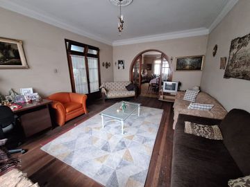 Venta de Casa Antigua cómo Terreno en Barranco