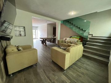 ¡Casa en Venta en León 2, León,  Gto! Moderna, amplia y en esquina 🧱