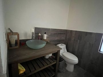 ¡Casa en Venta en León 2, León,  Gto! Moderna, amplia y en esquina 🧱