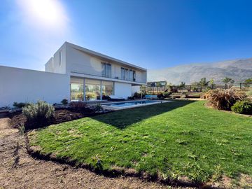 casa de 4 dormitorios 3 en suite en las Brisas de Chicureo